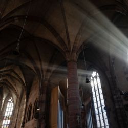 Sonnenstrahlen in der Frauenkirche