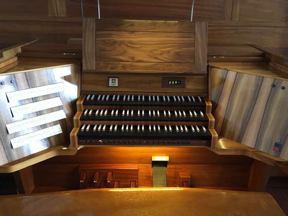 Christkoenigkirche Orgel Spieltisch
